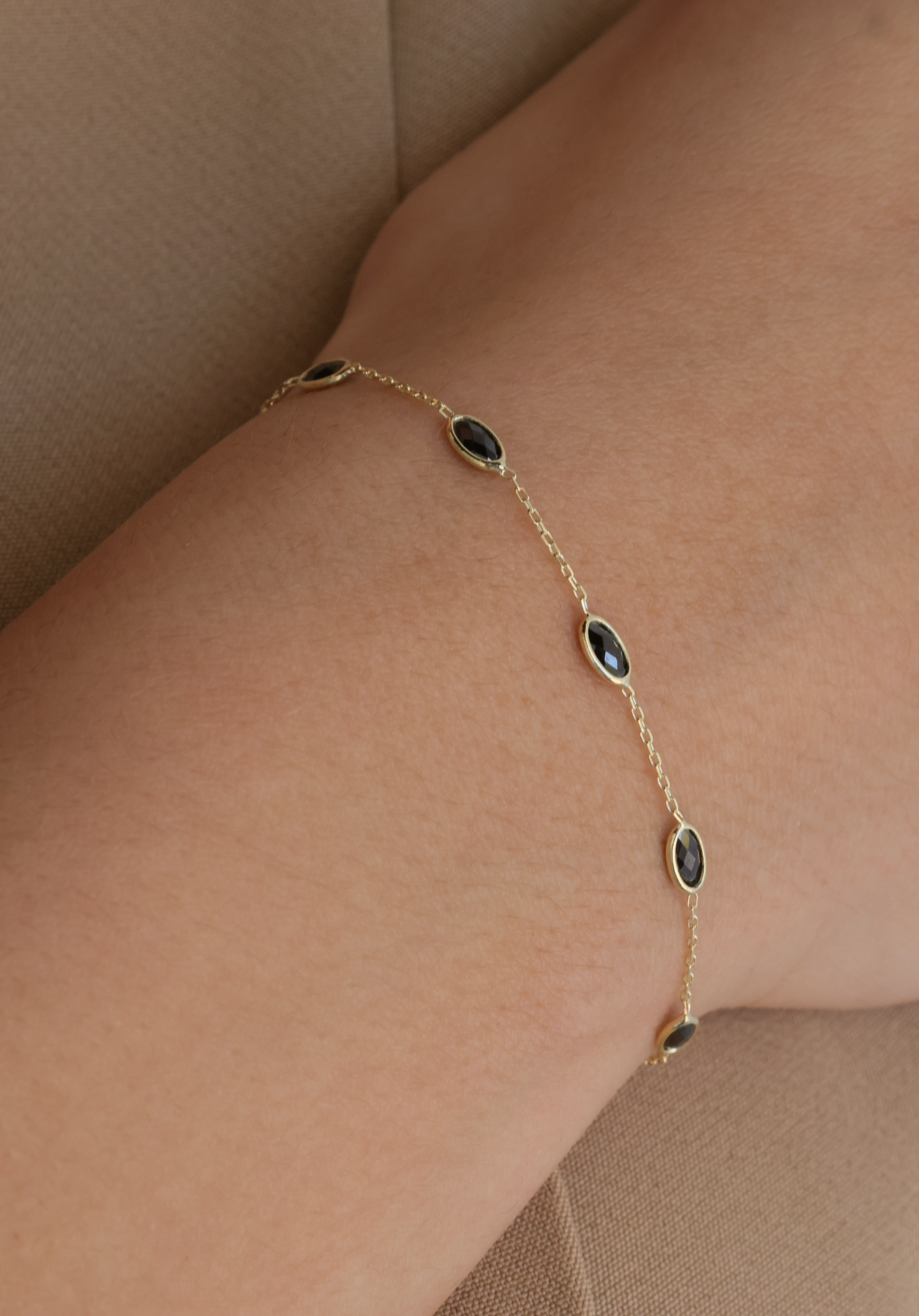14k black ovate